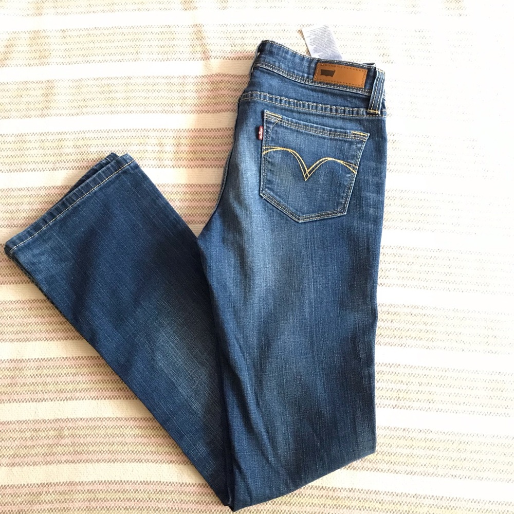 Levi’s Low Rise Bootcut Jeans